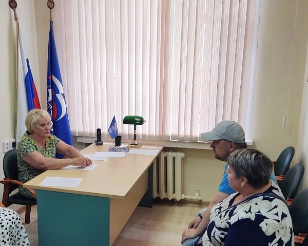 Уполномоченный провела прием граждан в общественной приемной партии «Единая Россия»