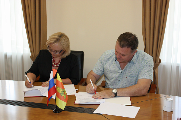 Подписано Соглашение о сотрудничестве Уполномоченного по правам ребенка в Тверской области с региональным отделением «Юнармия»